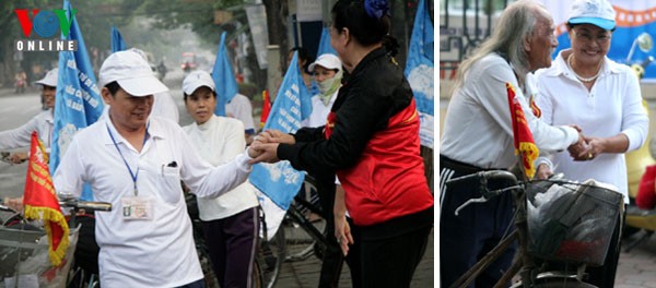 Elderly bicyclists support Vote for Ha Long Bay Campaign - ảnh 3